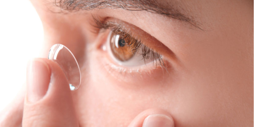 Đeo lens đúng cách giúp bảo vệ mắt
